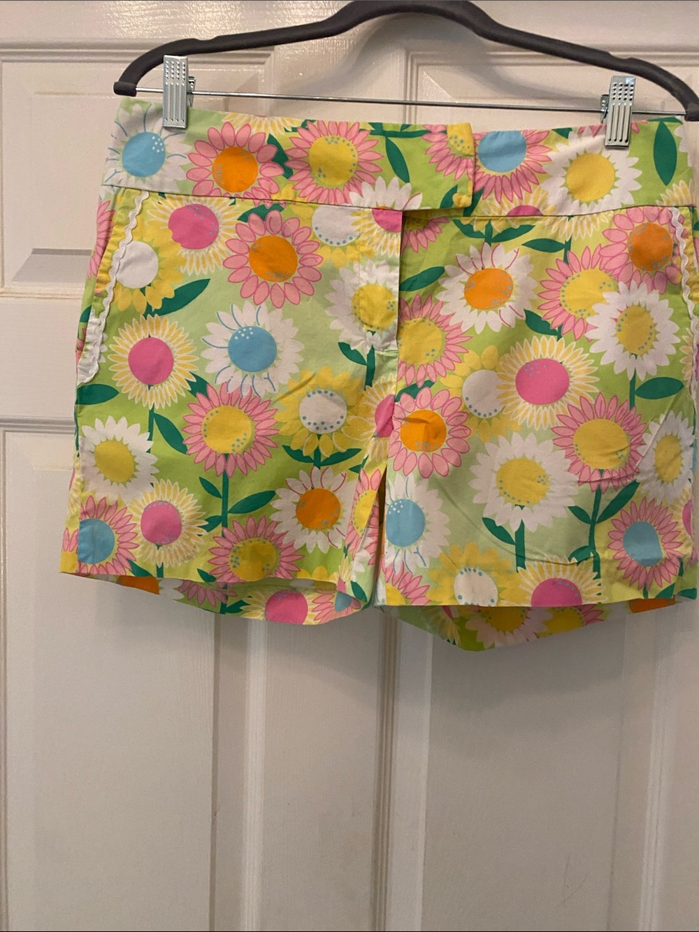 Lilly Pulitzer Lightweight shorts